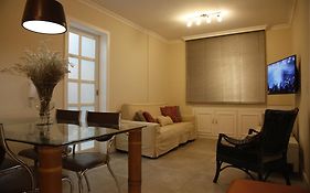 Apartamento central, novo e com garagem em Curitiba
